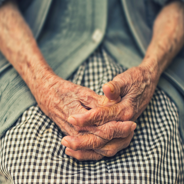 Ostéopathie pour senior à Paris 19e - Jean-Baptiste Neveu ostéopathe D.O.